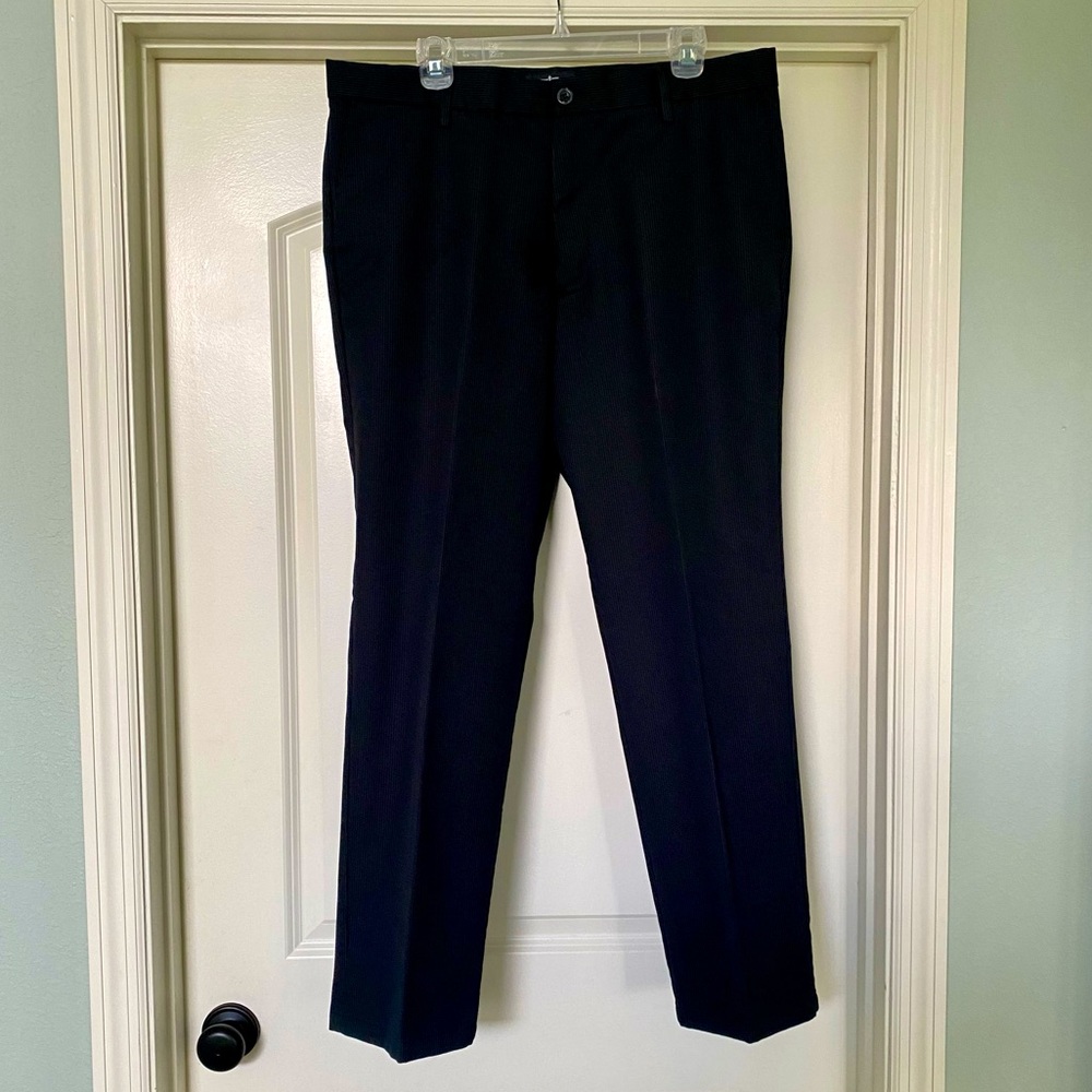 DOCKERS Signature Khaki Straight Fit - Men's Dress Pants! Only worn once!